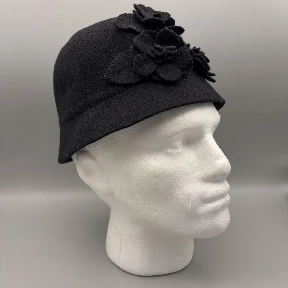 Badgley Mischka Hat Cloche Womens One Size Black Wool Felt Floral 20s Style